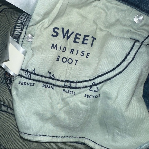 LUCKY BRAND Sweet Mid Rise Boot Jeans in Faded blue - Picture 8 of 10
